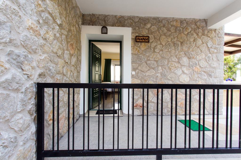 Áyios Nikítas Villa Vera מראה חיצוני תמונה